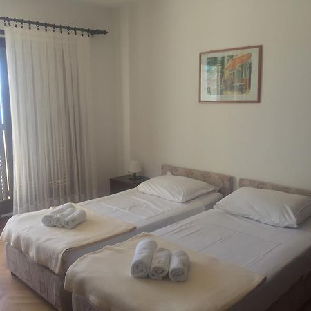 Studio Apartmani Topic Omiš Exterior foto