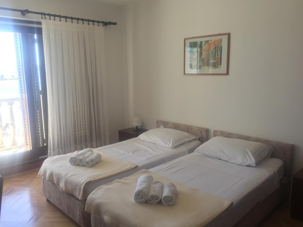 Studio Apartmani Topic Omiš Exterior foto